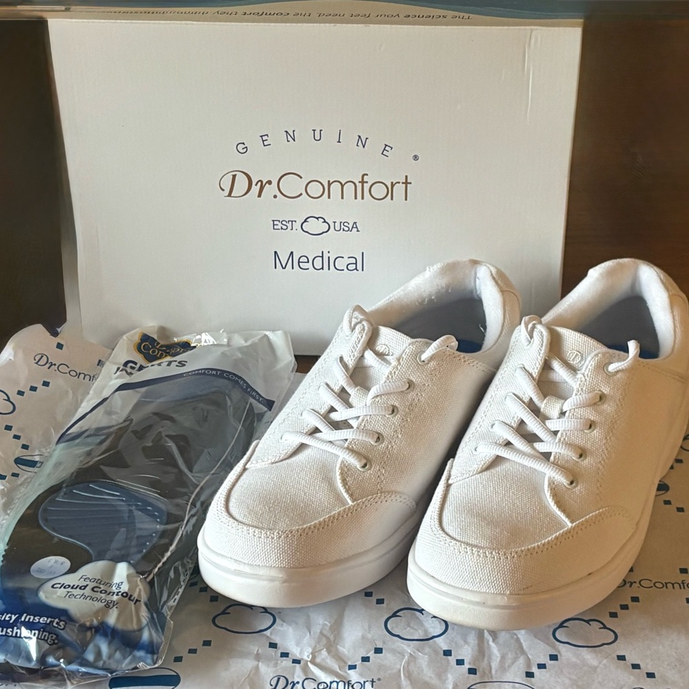 Dr Comfort women’s white walking shoes